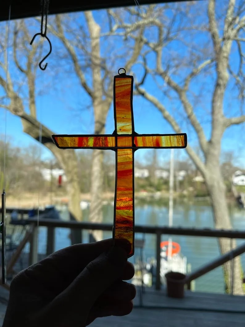 ✨Cross Suncatcher – Let God’s Light Shine Through Your Home with Beautiful Rainbow Blessings!🌈