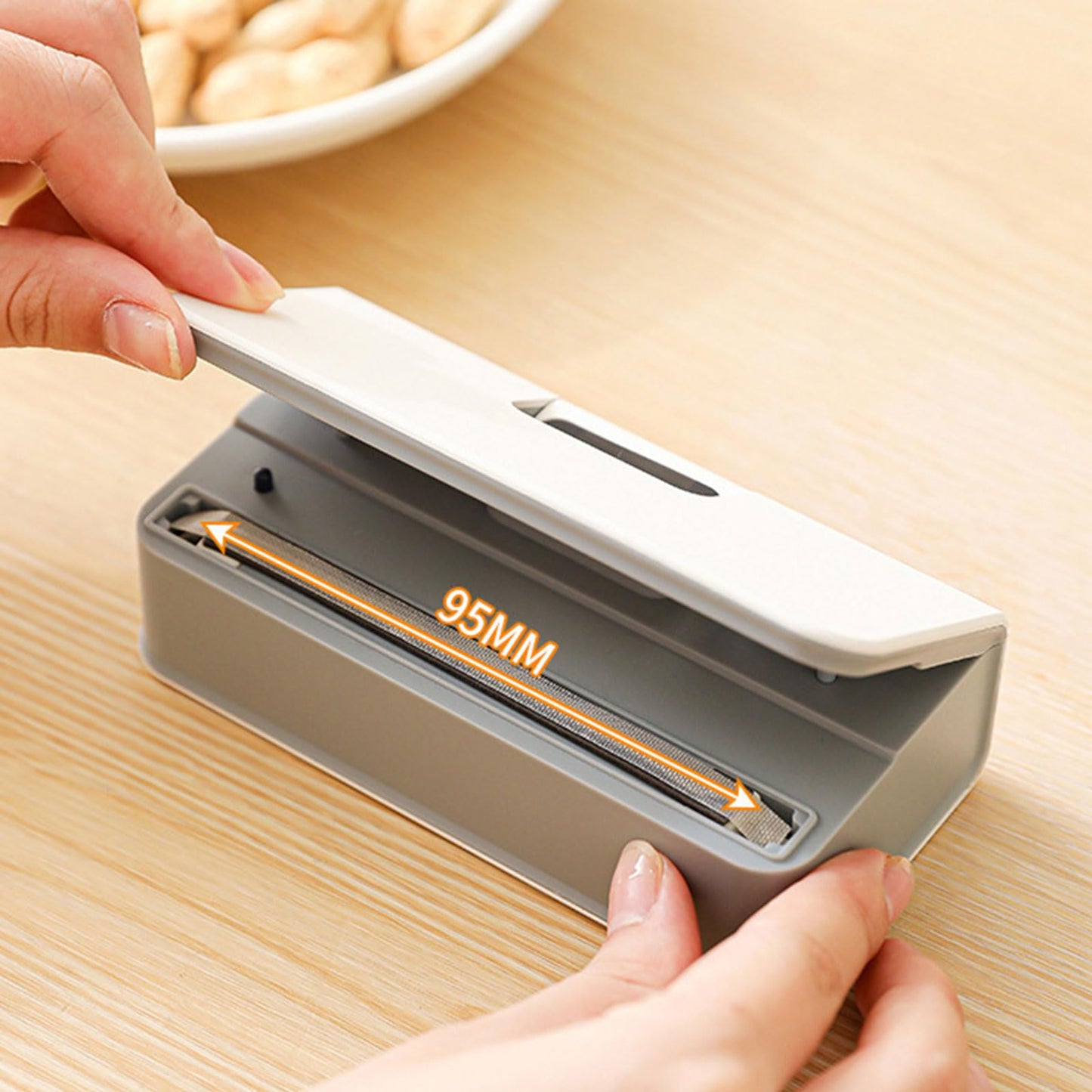 Small rechargeable sealing machine